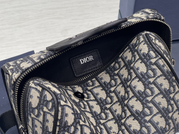 D*or lingot toiletry bag