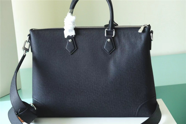 l**is V*t*n slim nv briefcase
