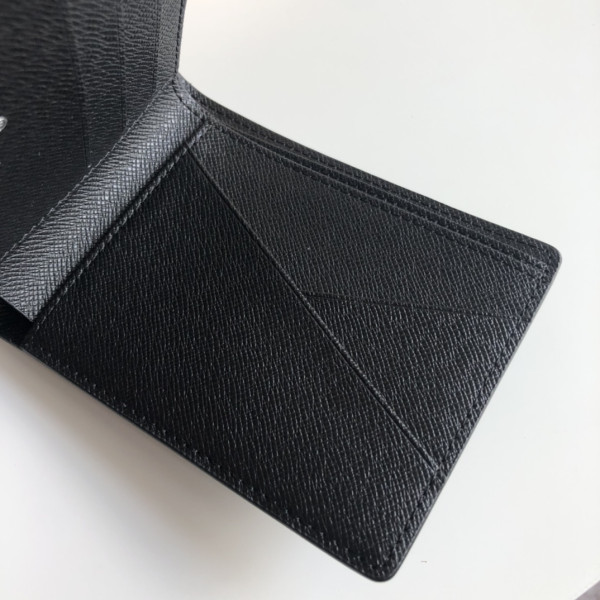 l**is V*t*n multiple wallet