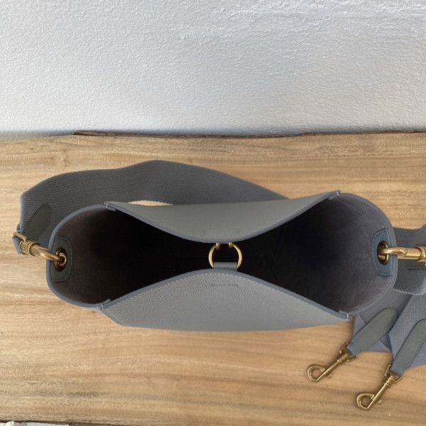 Ce**e sangle bucket