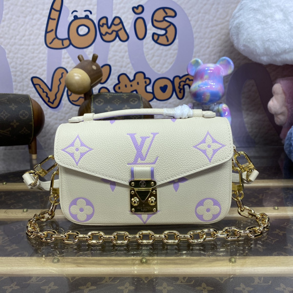l**is V*t*n pochette metis east west