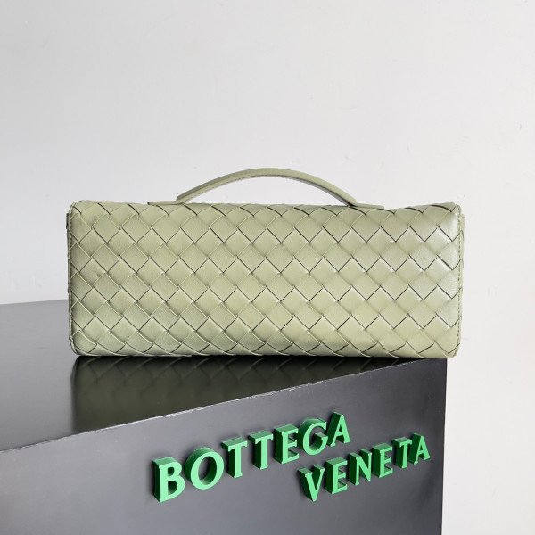 Bo*te*ga ve*ne*ta long clutch andiamo with handle