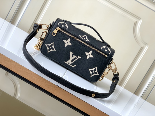 l**is V*t*n pochette metis east west