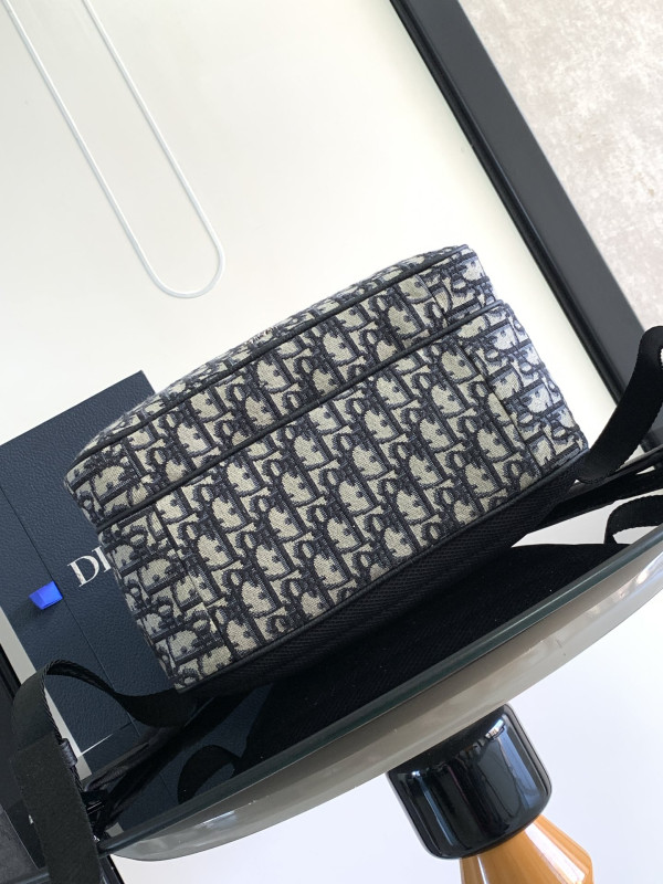 D*or safari backpack