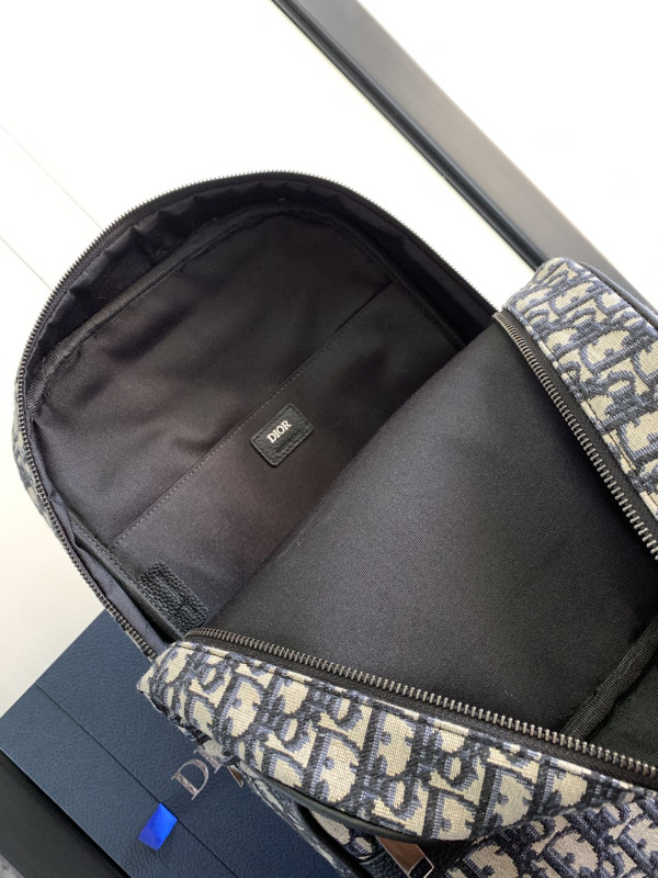 D*or safari backpack