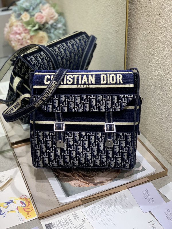 D*or oblique D*orcamp messenger bag