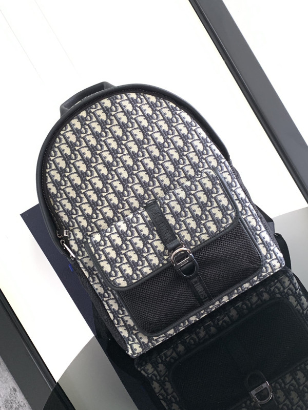 D*or 8 backpack