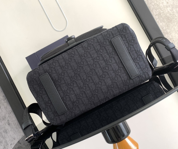 D*or 8 backpack