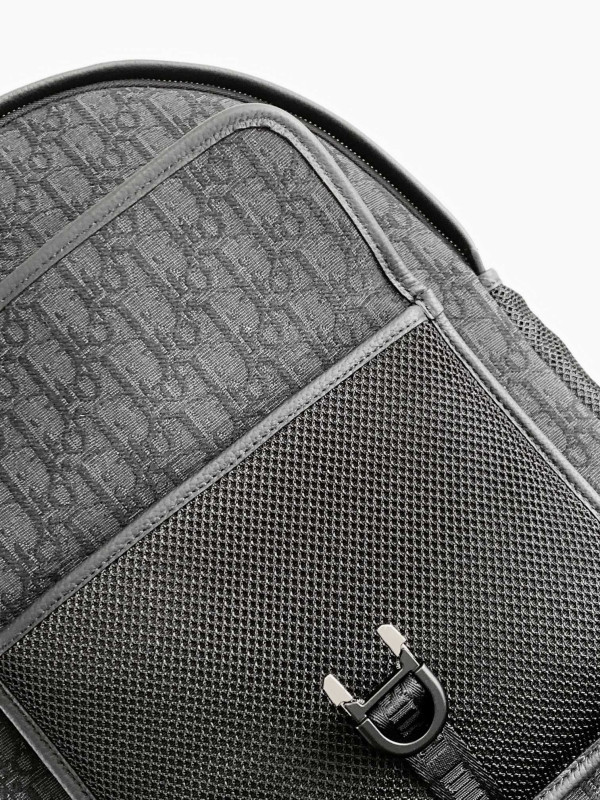 D*or 8 backpack