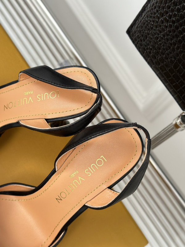 l**is V*t*n heels