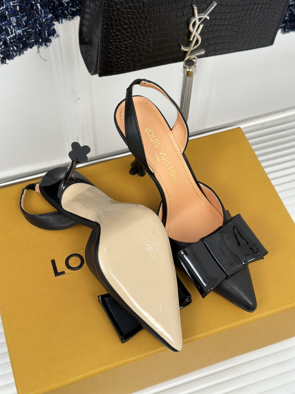 l**is V*t*n heels