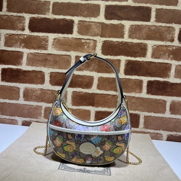 G*u*i gg marmont half-moon-shaped mini bag