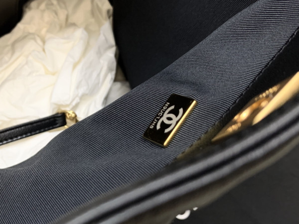 CL MAXI HOBO HANDBAG