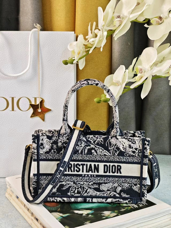 D*or mini book tote-21.5*13*7.5cm