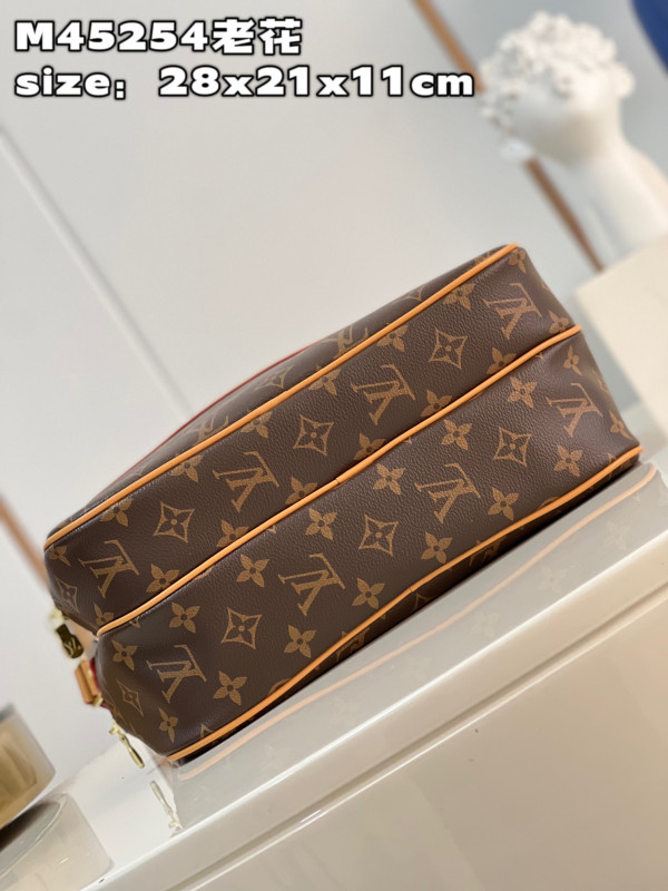 l**is V*t*n reporter bag-28*21*11cm