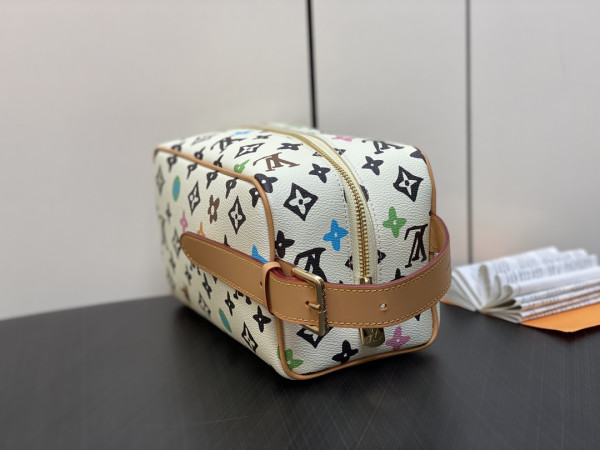 l**is V*t*n locker dopp kit bag-23*13*12cm