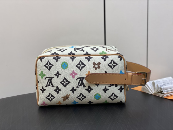 l**is V*t*n locker dopp kit bag-23*13*12cm