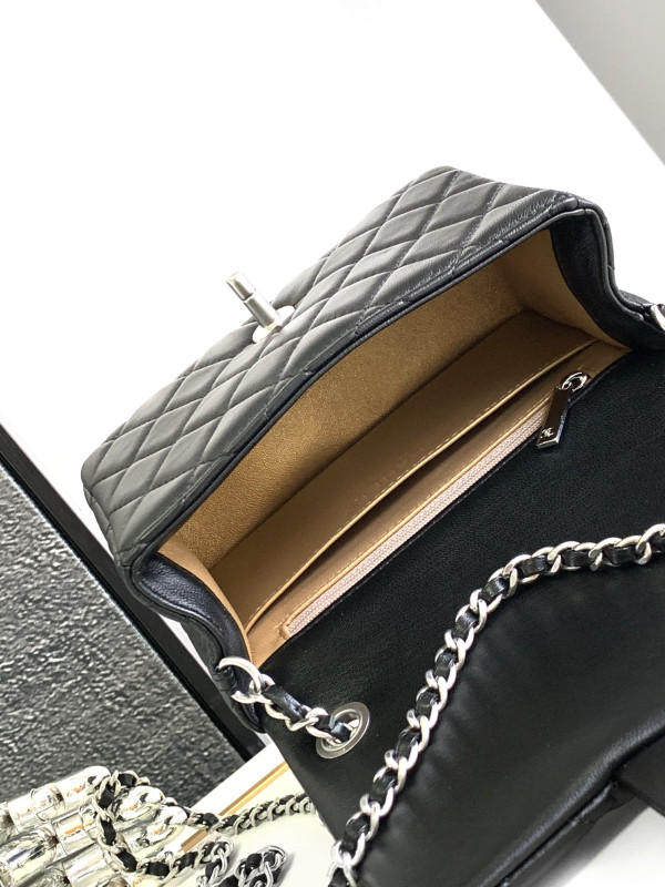 CL FLAP BAG 17CM