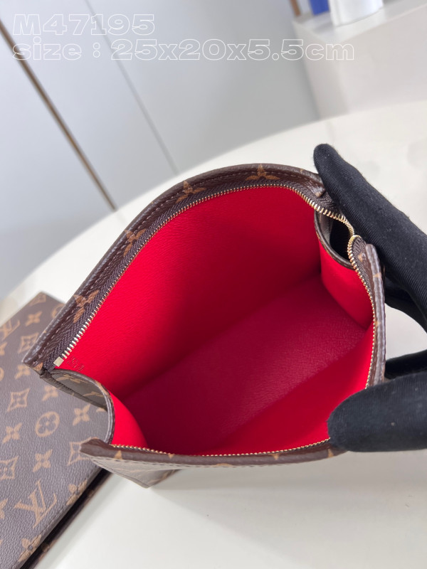 l**is V*t*n trio toilet pouch-25*20*5.5cm
