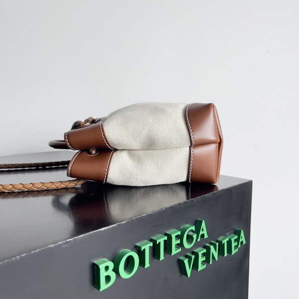 Bo*te*ga ve*ne*ta small andiamo-25*22*10.5cm