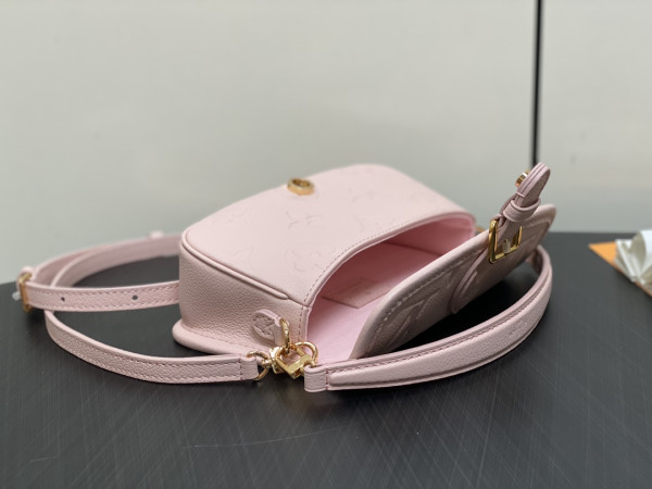l**is V*t*n nano diane-19*10.5*6 cm