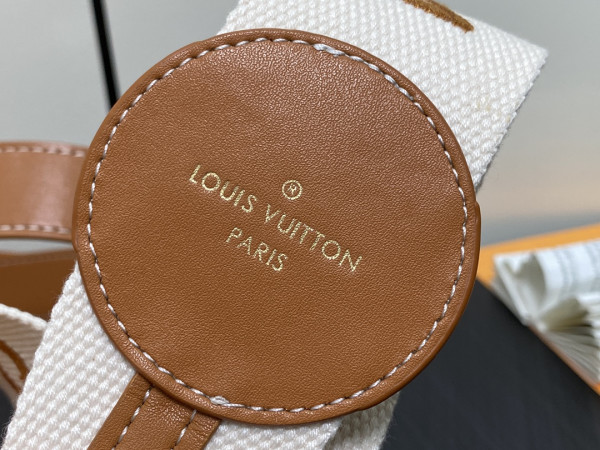 l**is V*t*n twist mm-23*17*9.5cm