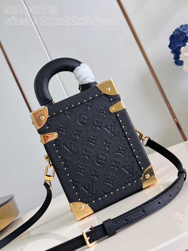 l**is V*t*n camera box monogram canvas