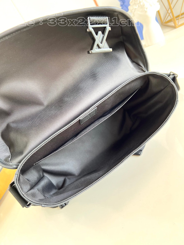 l**is V*t*n messenger voyager pm-33*22.5*11cm