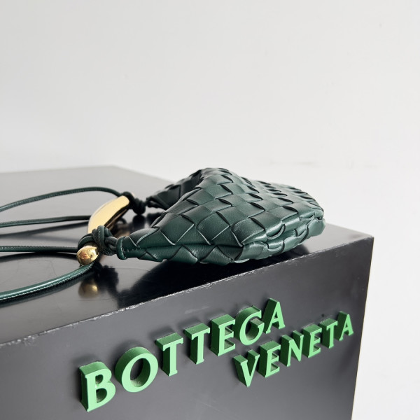 Bo*te*ga ve*ne*ta mini sardine top handle bag