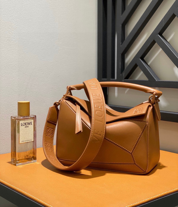 LOEWE Small Puzzle Bumbag-24*10*14cm