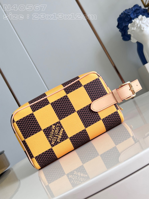 l**is V*t*n locker dopp kit bag-23*13*12cm