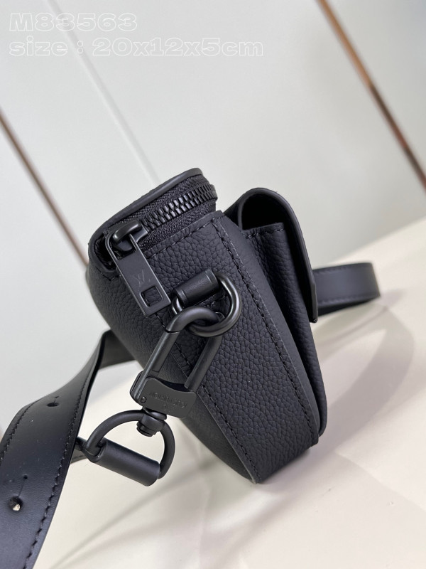 l**is V*t*n pilot wearable wallet-20*12*5.5cm