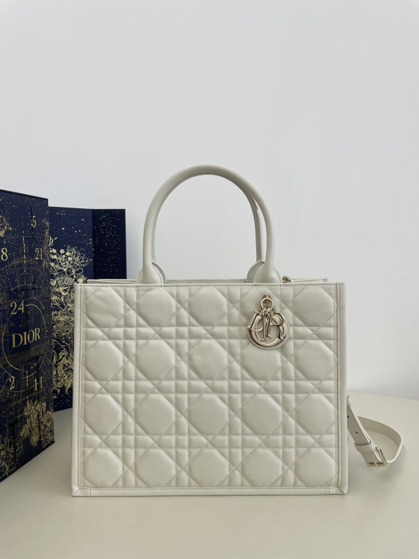 medium D*or book tote-36.5*28*17.5cm