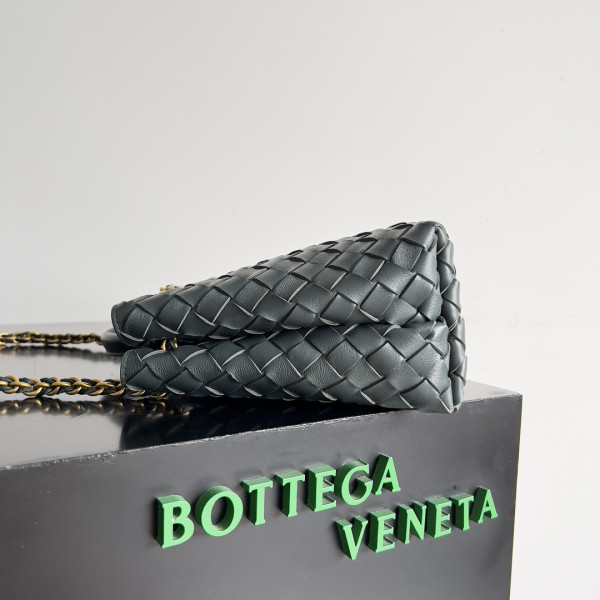Bo*te*ga ve*ne*ta small andiamo-25*22*10.5cm