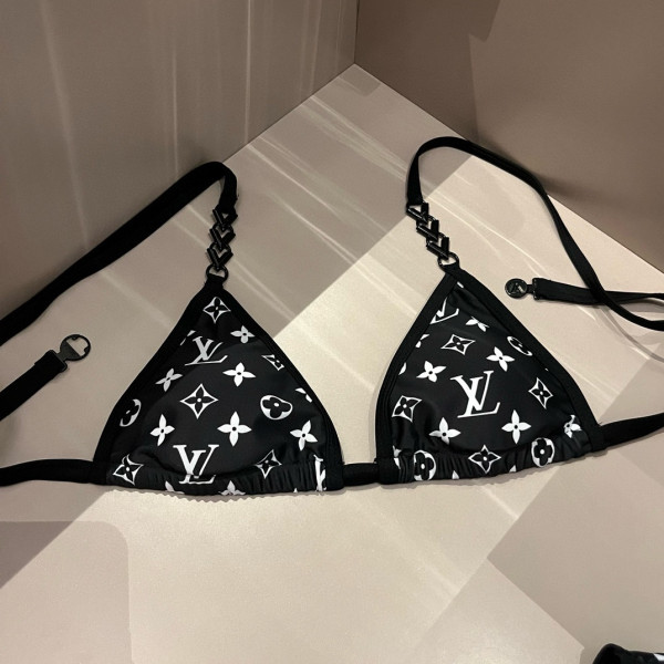 l**is V*t*n swimsuit