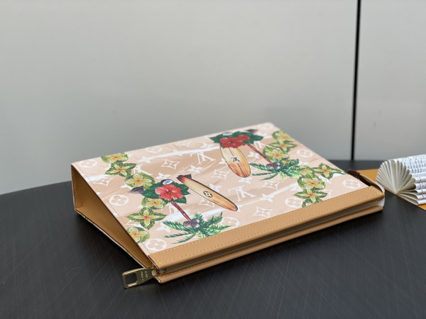 l**is V*t*n pochette voyage-27*21*6cm