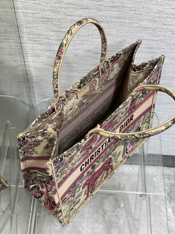 large D*or book tote-42*35*18.5cm