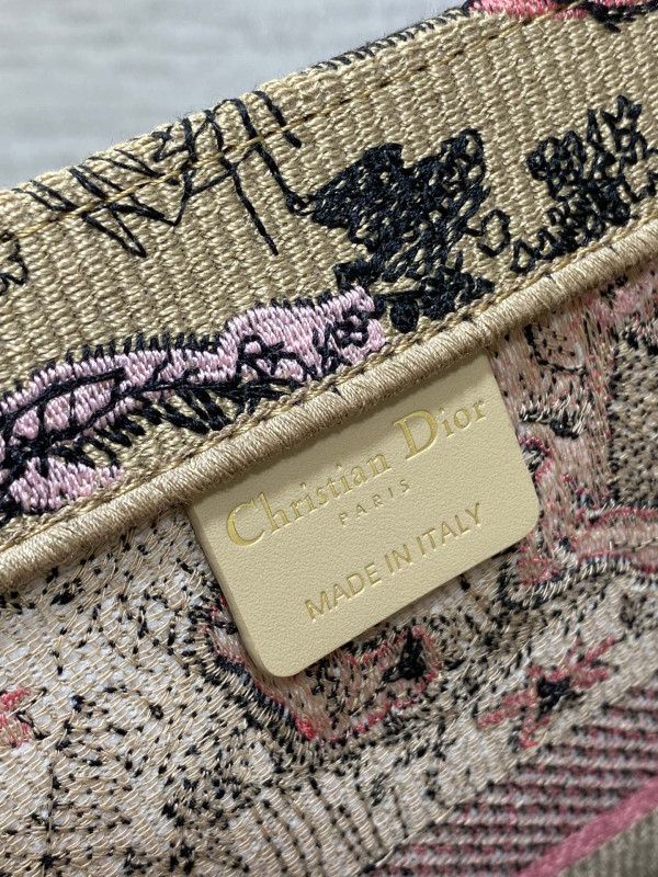 medium D*or book tote-36*18*28cm