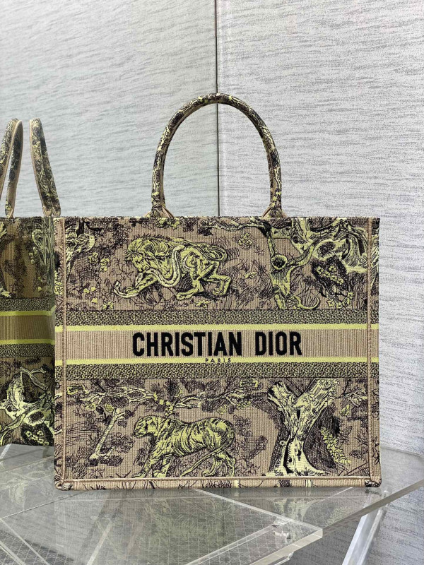 large D*or book tote-42*35*18.5cm