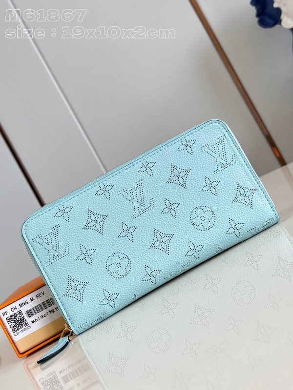 l**is V*t*n zippy wallet-10*20*2 cm