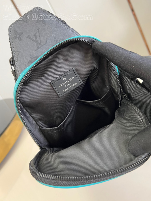 l**is V*t*n avenue slingbag-16*33*5.7cm