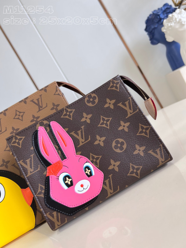 l**is V*t*n trio toilet pouch-25*20*5.5cm