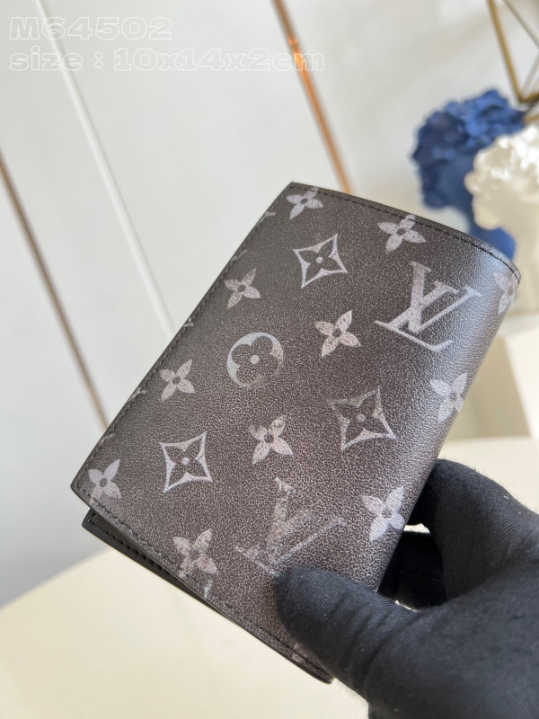 l**is V*t*n passport cover-10*14*2.5cm