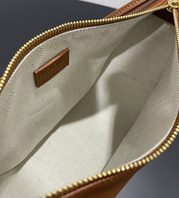 Loewe Hammock Hobo
