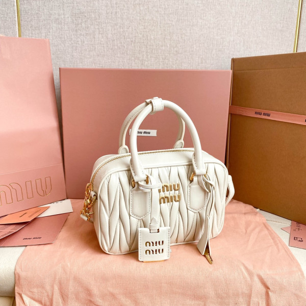 MIUMIU Arcadie matelassé nappa leather bag-19*13*6CM