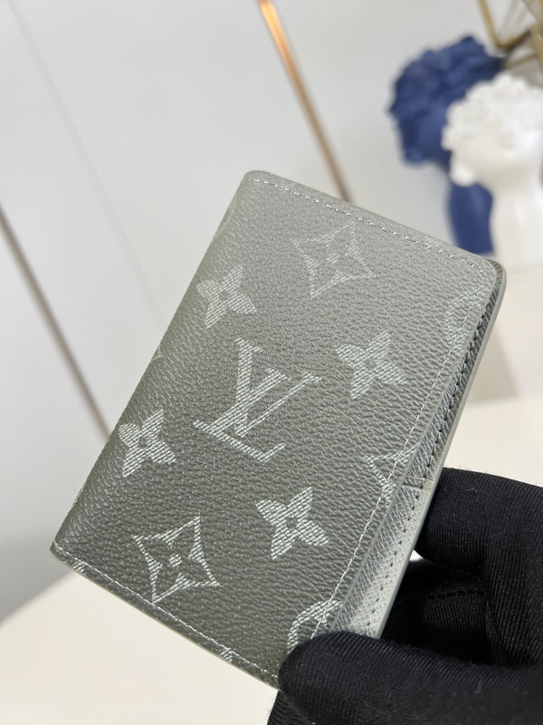 l**is V*t*n pocket organizer-7.5*11.1*1 cm