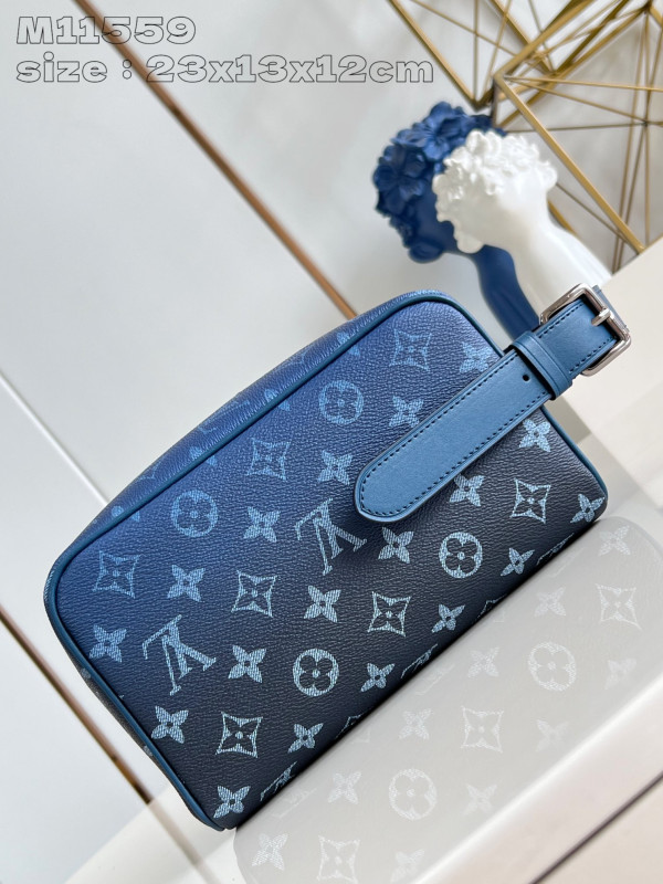 l**is V*t*n locker dopp kit bag-23*13*12cm