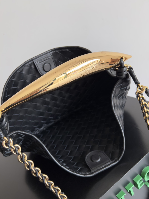 Bo*te*ga ve*ne*ta sardine with chain-33*20*4cm