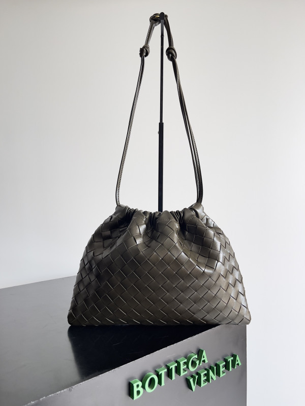 Bo*te*ga ve*ne*ta medium dustbag