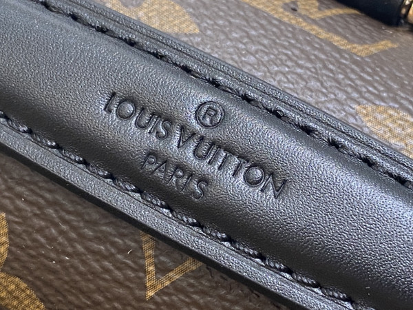 l**is V*t*n pochette métis backpack